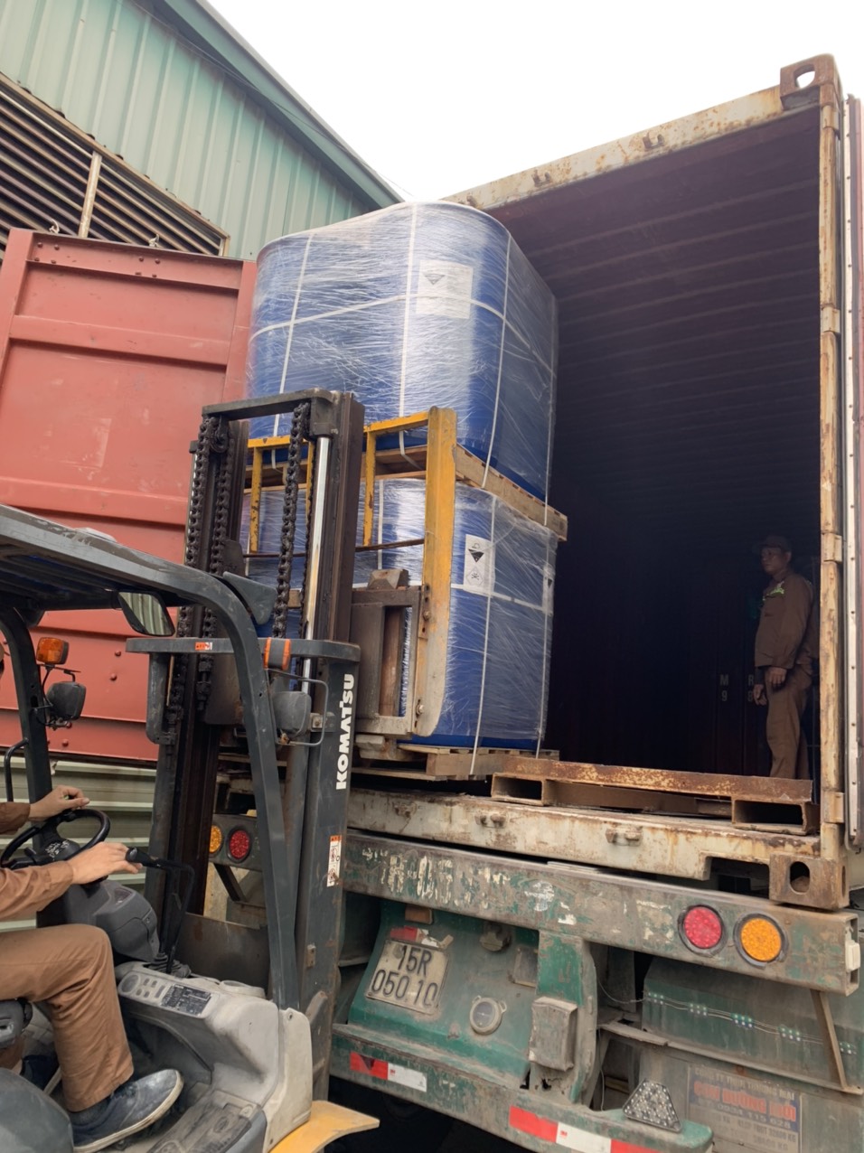 化学品与设备拼箱出口有什么单证手续？